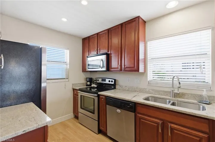 4718 Se 5th Ave 9, Cape Coral, Florida 33904