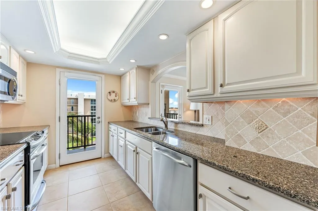 3500 Gulf Shore BLVD, Naples, FL 34103,225041364