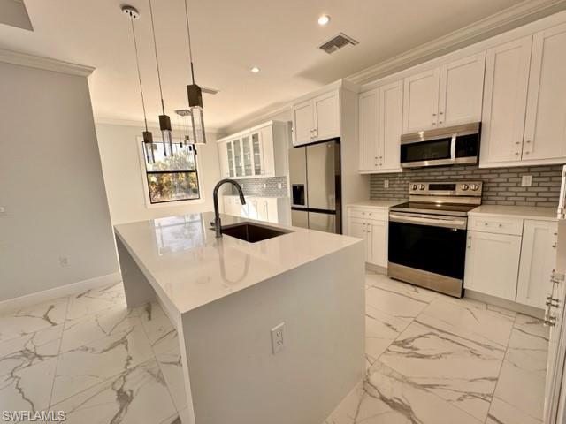 4043  8th SE AVE, Naples, FL 34117