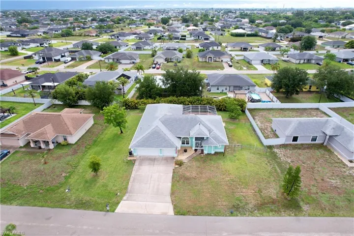 469 Ne 1st Pl, Cape Coral, Florida 33909