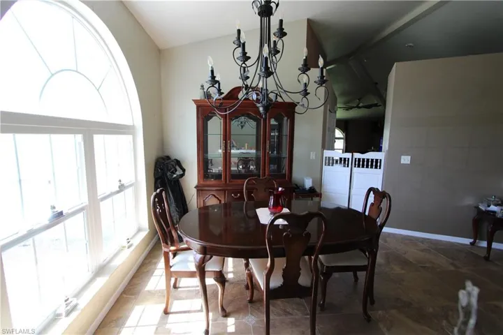 469 Ne 1st Pl, Cape Coral, Florida 33909