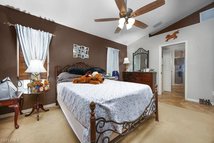 469 Ne 1st Pl, Cape Coral, Florida 33909