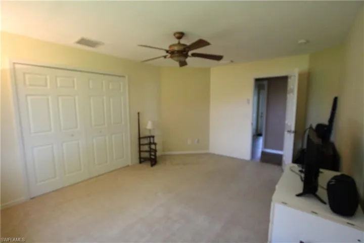 469 Ne 1st Pl, Cape Coral, Florida 33909