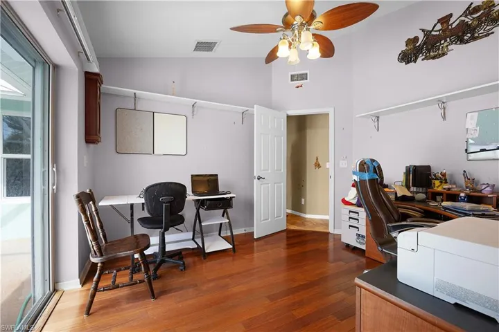 469 Ne 1st Pl, Cape Coral, Florida 33909
