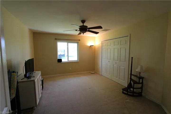 469 Ne 1st Pl, Cape Coral, Florida 33909