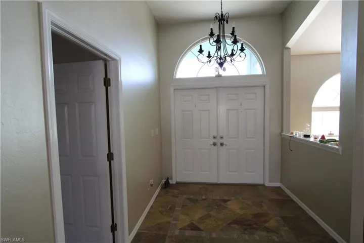 469 Ne 1st Pl, Cape Coral, Florida 33909