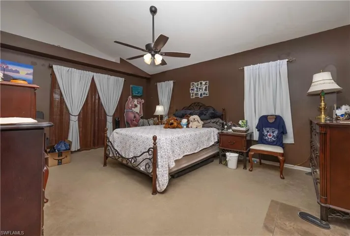 469 Ne 1st Pl, Cape Coral, Florida 33909