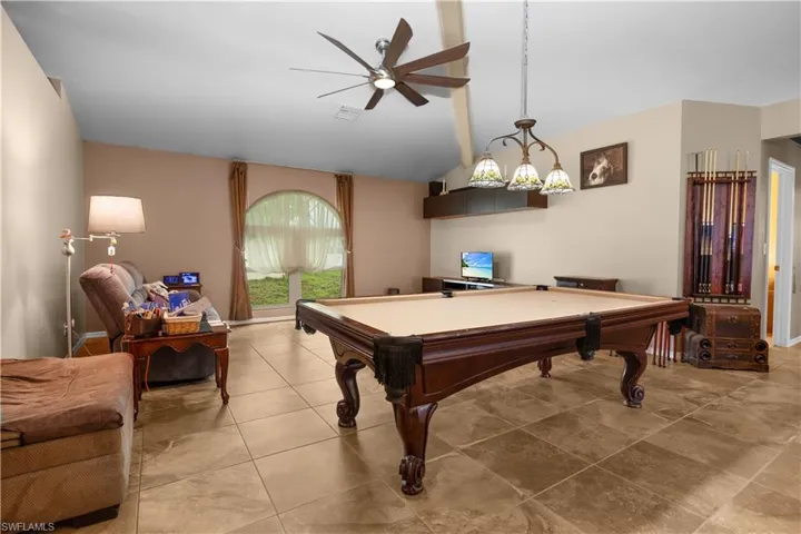469 Ne 1st Pl, Cape Coral, Florida 33909