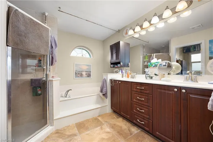 469 Ne 1st Pl, Cape Coral, Florida 33909