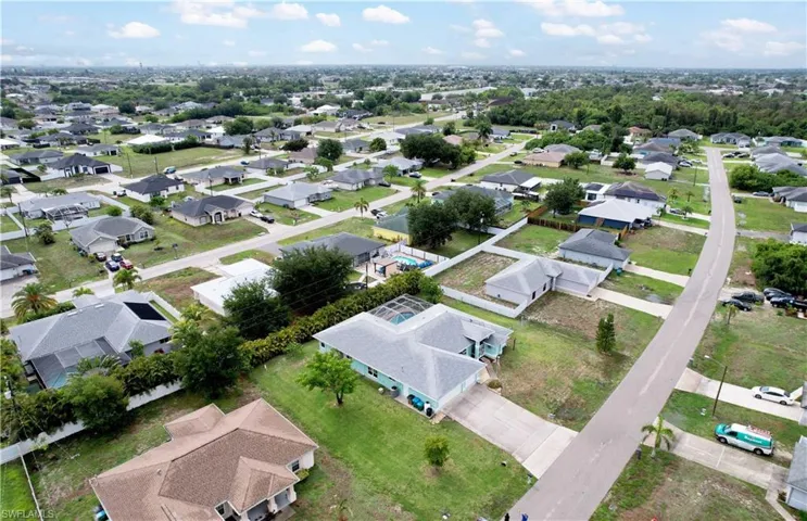 469 Ne 1st Pl, Cape Coral, Florida 33909