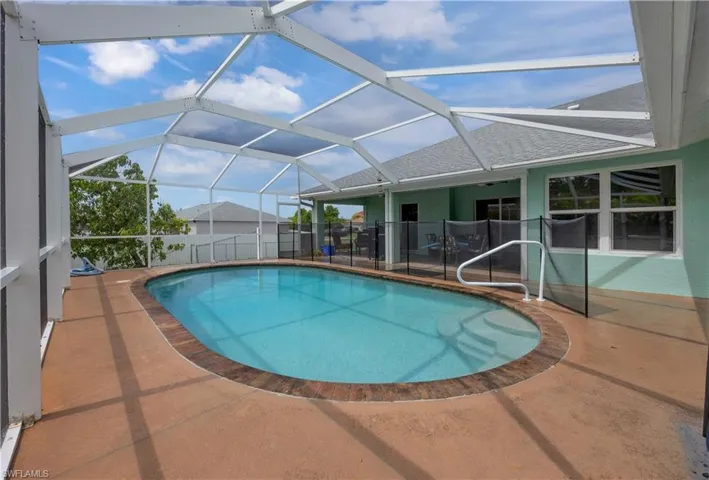 469 Ne 1st Pl, Cape Coral, Florida 33909