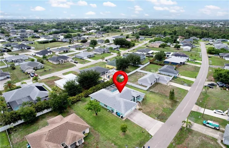 469 Ne 1st Pl, Cape Coral, Florida 33909