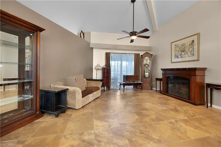 469 Ne 1st Pl, Cape Coral, Florida 33909