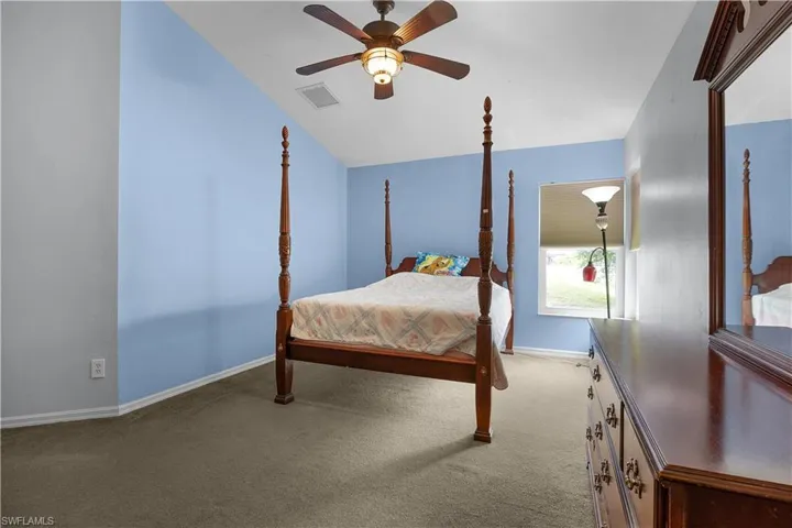 469 Ne 1st Pl, Cape Coral, Florida 33909