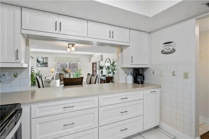 SO MUCH counter space!