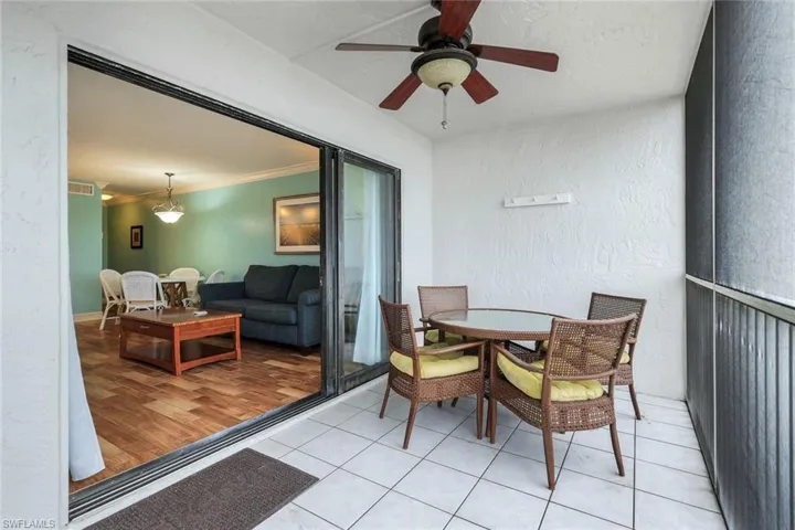 Balcony with ceiling fan