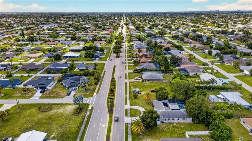 1634 Country Club Blvd, Cape Coral, Florida 33990