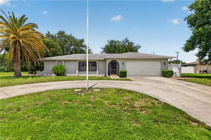 1634 Country Club Blvd, Cape Coral, Florida 33990