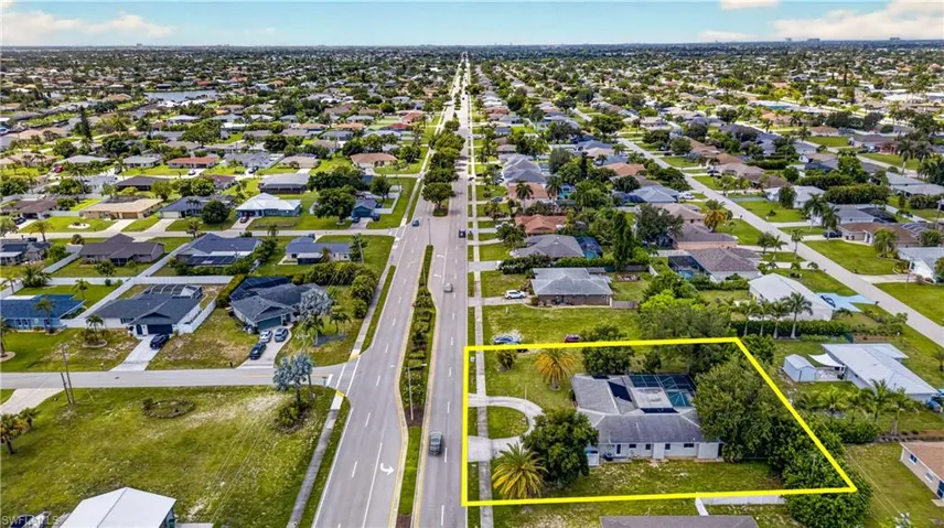 1634 Country Club Blvd, Cape Coral, Florida 33990