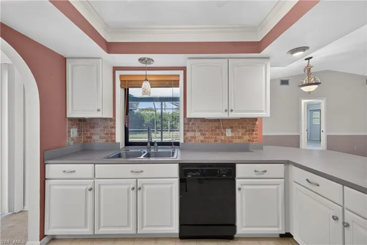 1634 Country Club Blvd, Cape Coral, Florida 33990