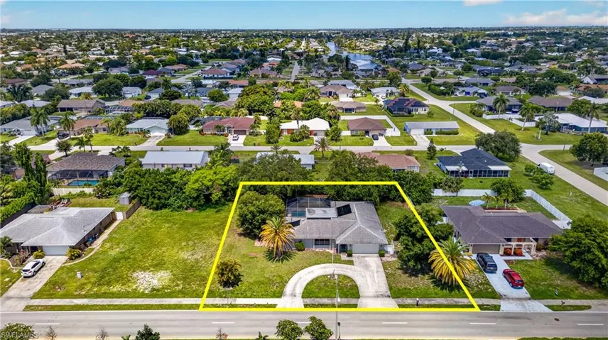 1634 Country Club Blvd, Cape Coral, Florida 33990