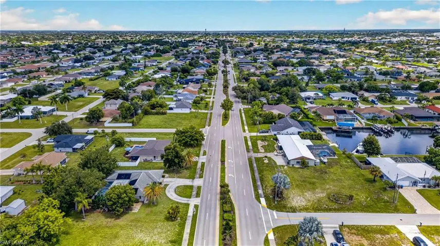1634 Country Club Blvd, Cape Coral, Florida 33990