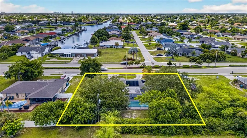1634 Country Club Blvd, Cape Coral, Florida 33990