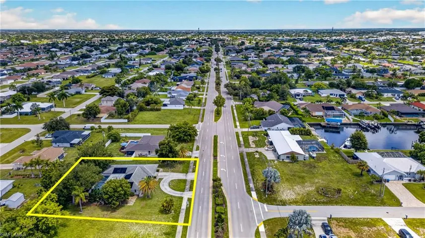 1634 Country Club Blvd, Cape Coral, Florida 33990