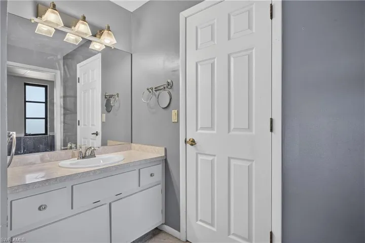 1634 Country Club Blvd, Cape Coral, Florida 33990