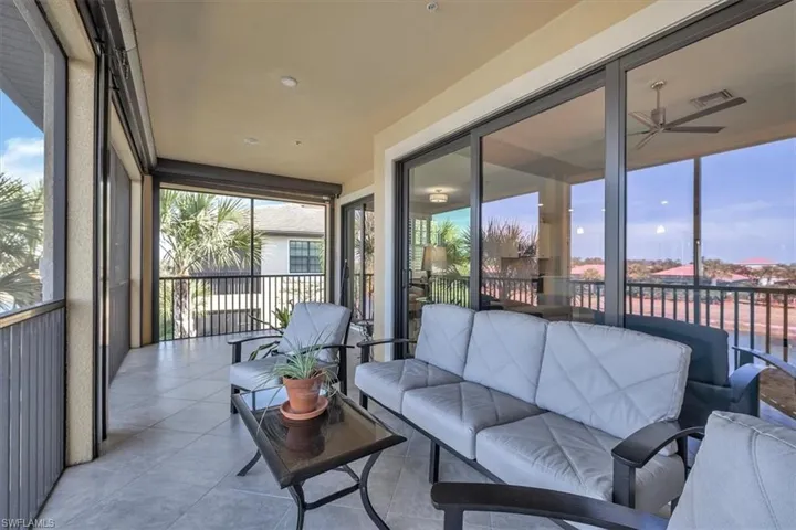 Spacious balcony - furniture stays!