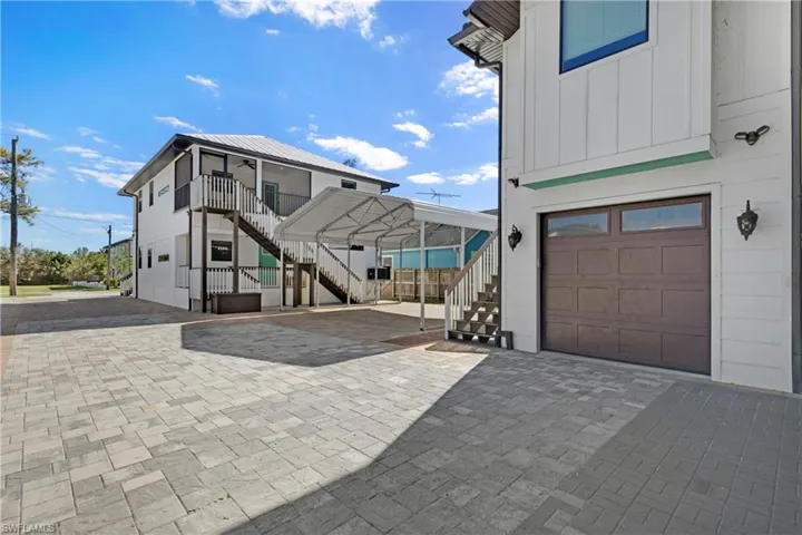 1155  Steeves  AVE, Naples, FL 34104
