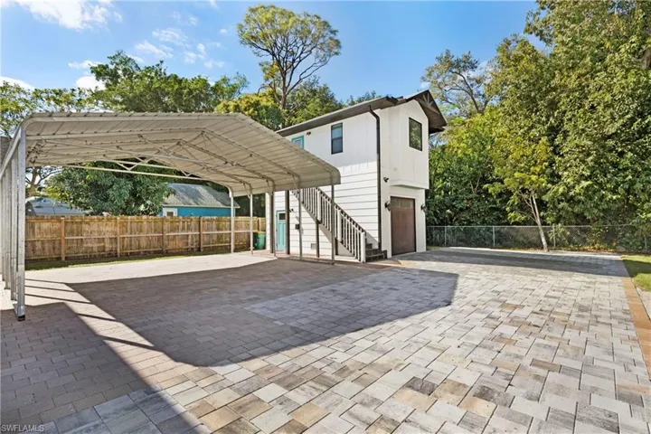 1155  Steeves  AVE, Naples, FL 34104