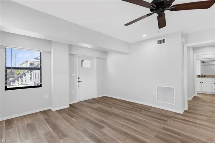 1155  Steeves  AVE, Naples, FL 34104