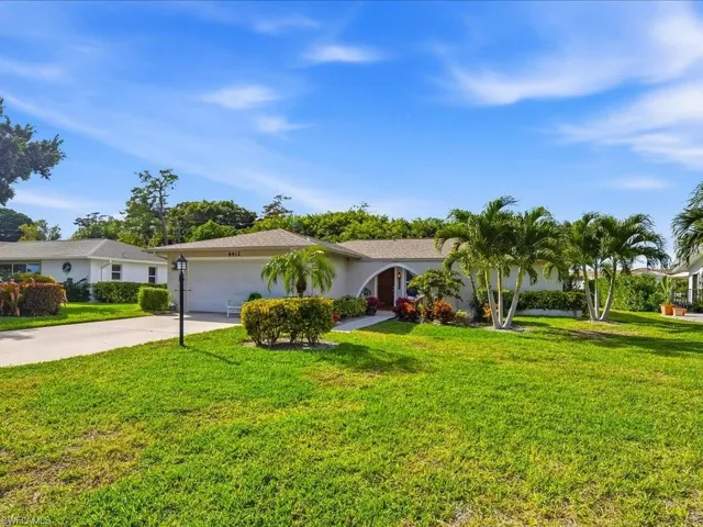 Single Family home with two car garageNaples, Florida