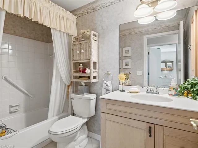 Guest bathroom with tub