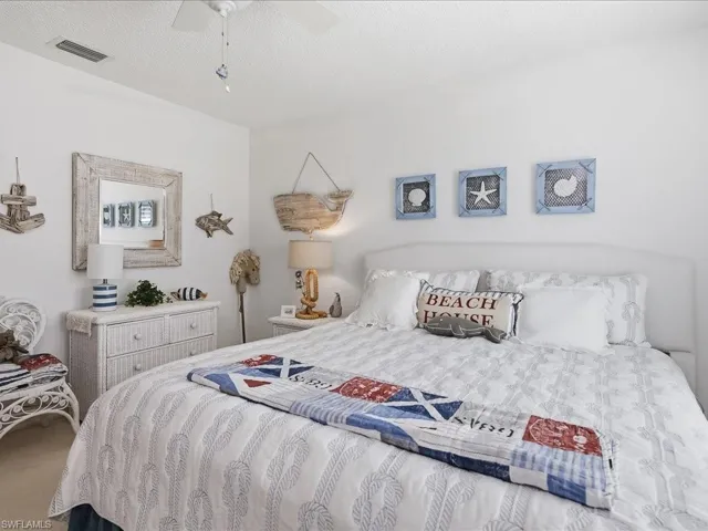Guest bedroom with king size bed