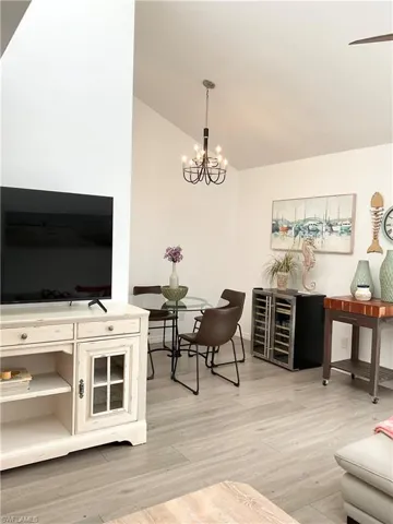 964  8th S AVE, Naples, FL 34102