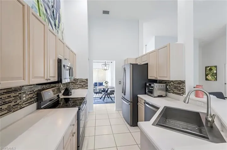 5360  Andover  DR, Naples, FL 34110