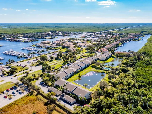 326  Newport  DR, Naples, FL 34114