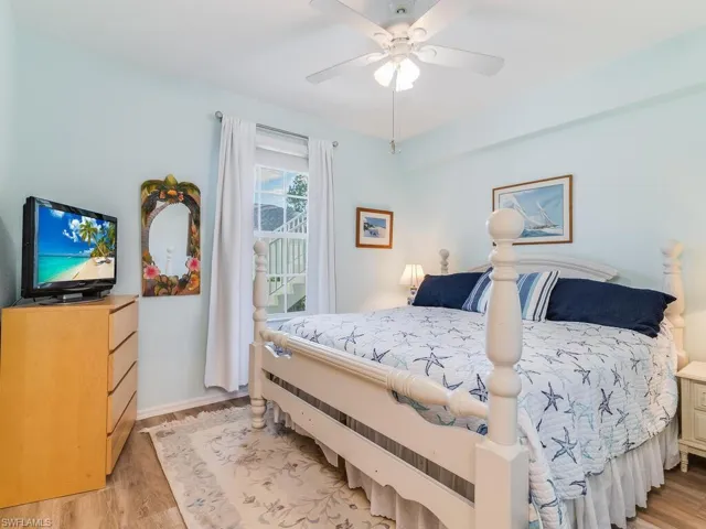 326  Newport  DR, Naples, FL 34114