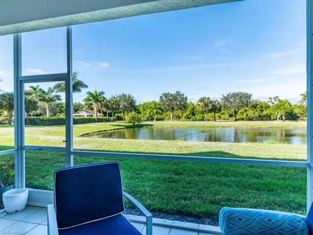 326  Newport  DR, Naples, FL 34114