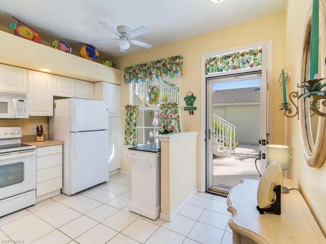 326  Newport  DR, Naples, FL 34114
