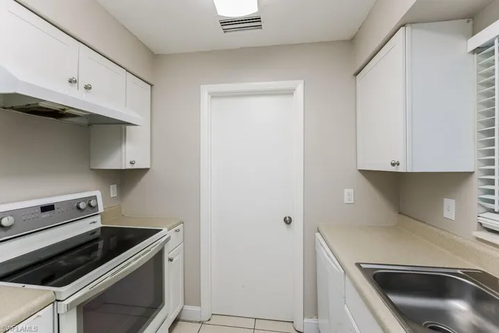 11 Kentucky Rd, Lehigh Acres, Florida 33936