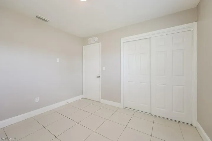 11 Kentucky Rd, Lehigh Acres, Florida 33936