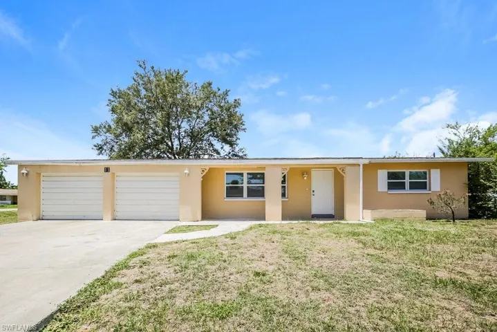 11 Kentucky Rd, Lehigh Acres, Florida 33936