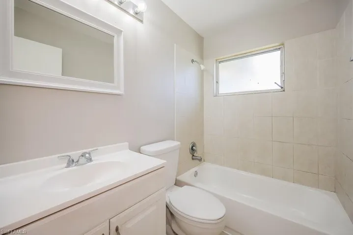 11 Kentucky Rd, Lehigh Acres, Florida 33936