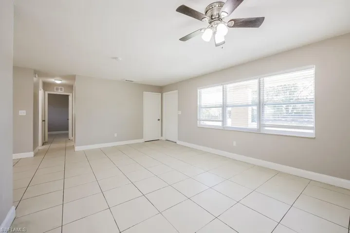 11 Kentucky Rd, Lehigh Acres, Florida 33936