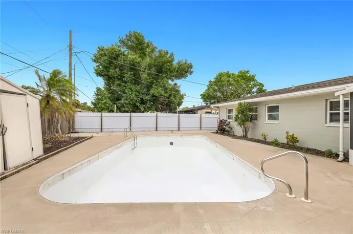 942 Narcissus St, North Fort Myers, Florida 33903