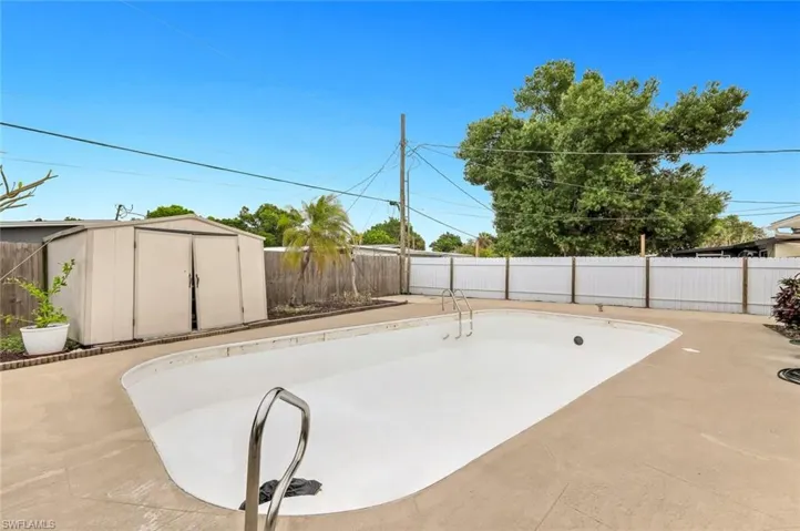 942 Narcissus St, North Fort Myers, Florida 33903