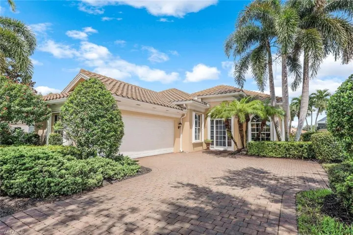 5449  Freeport  LN, Naples, FL 34119